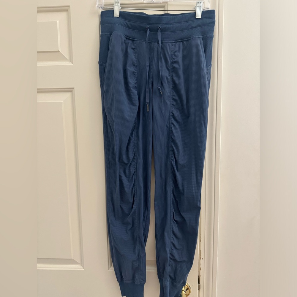 lululemon joggers size 6